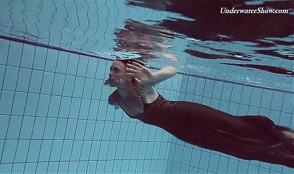 Liza Rachinska hottest girlfriend swimming